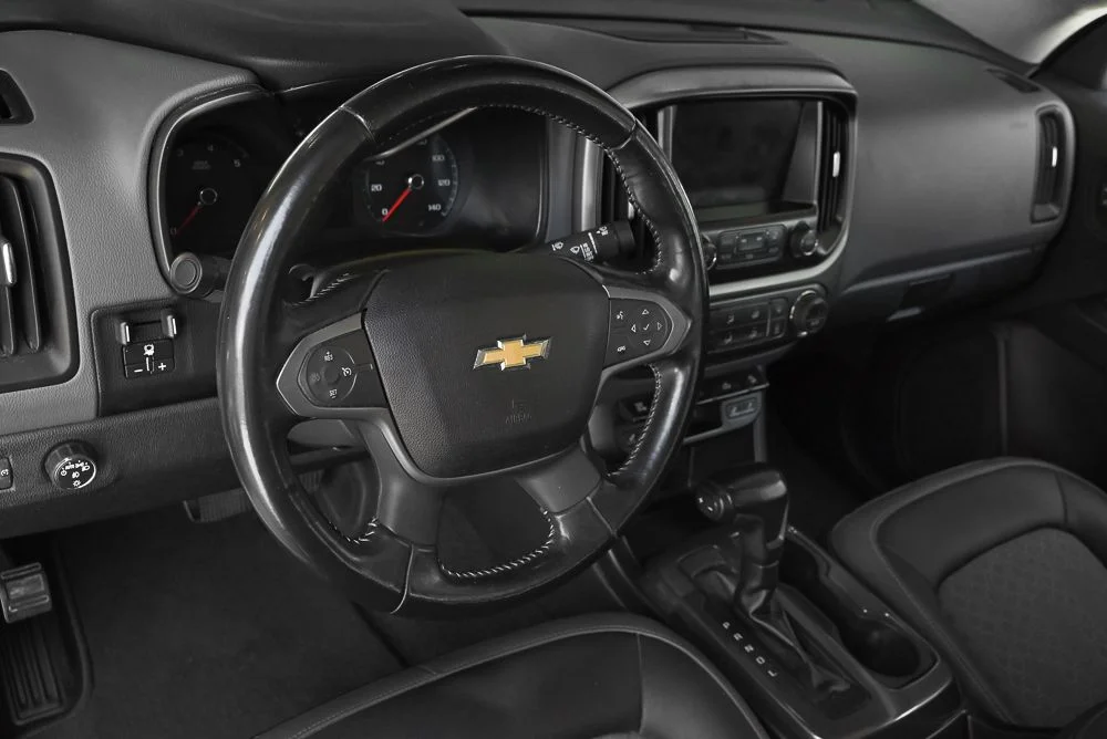Used 2017 White Chevrolet Z71 image 9