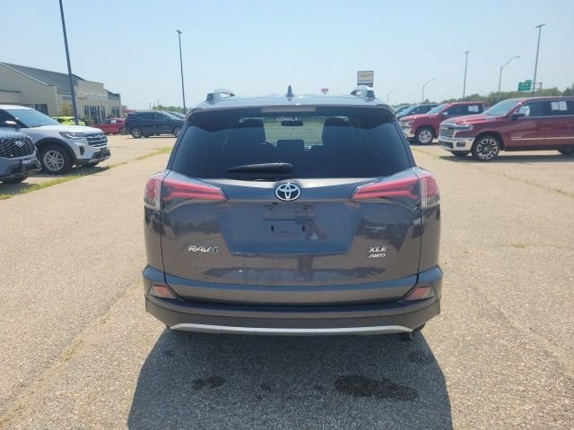 Used 2016 Magnetic Gray Metallic Toyota XLE image 22