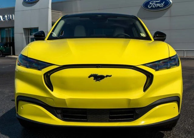 Used 2025 Yellow Ford Premium image 3