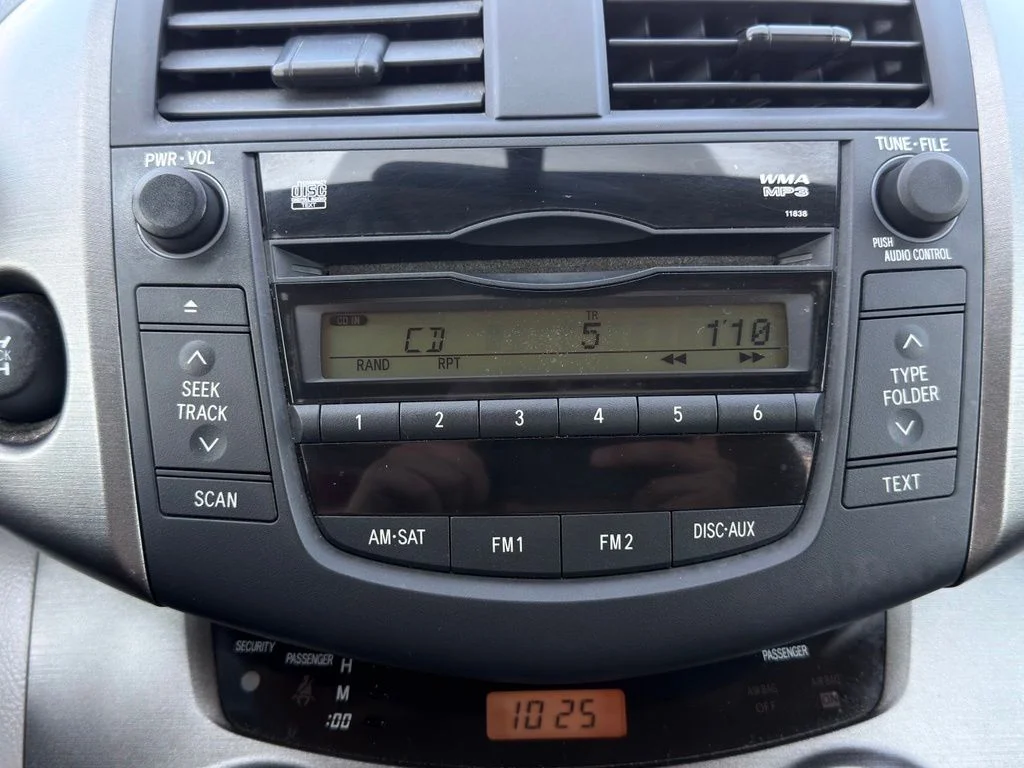 Used 2010 Red Toyota Base image 22