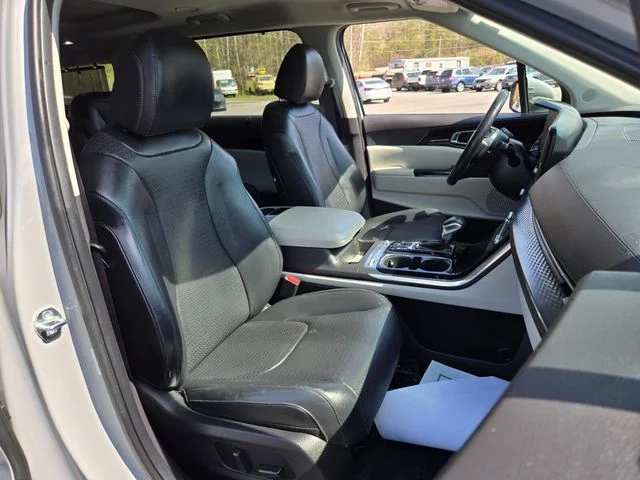 Used 2024 White Kia SX Prestige image 22