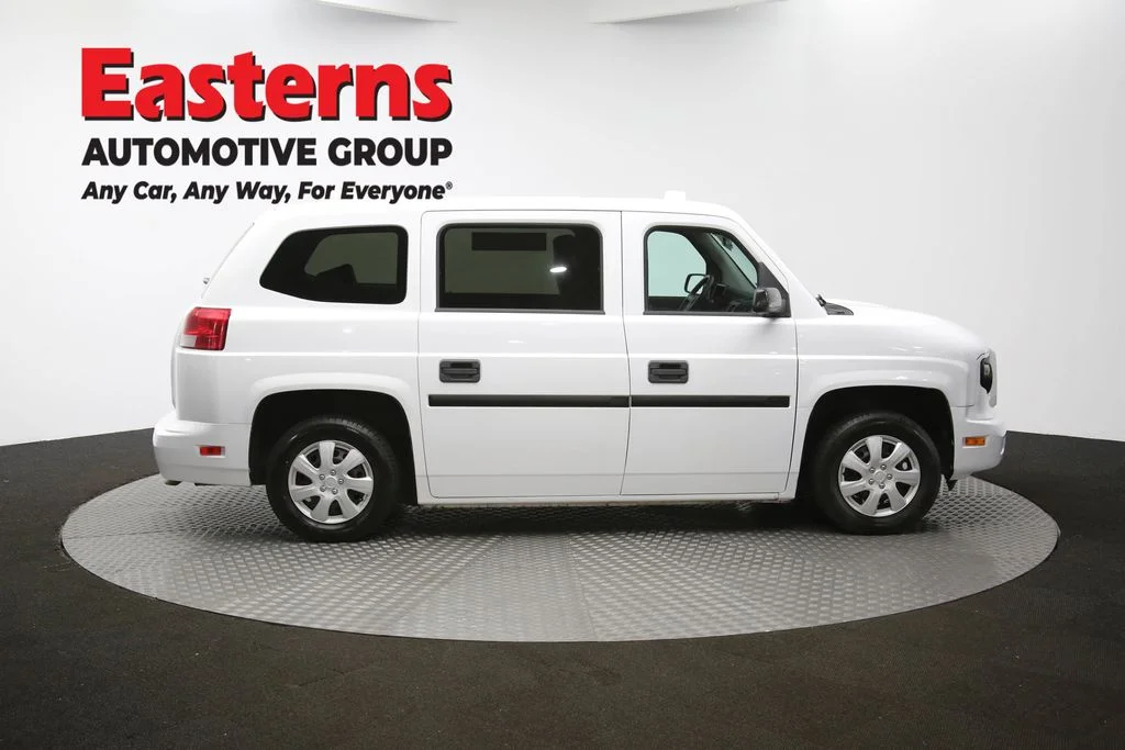 Used 2014 White VPG Taxi image 40