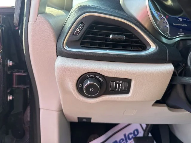 Used 2018 Black Chrysler Limited image 14