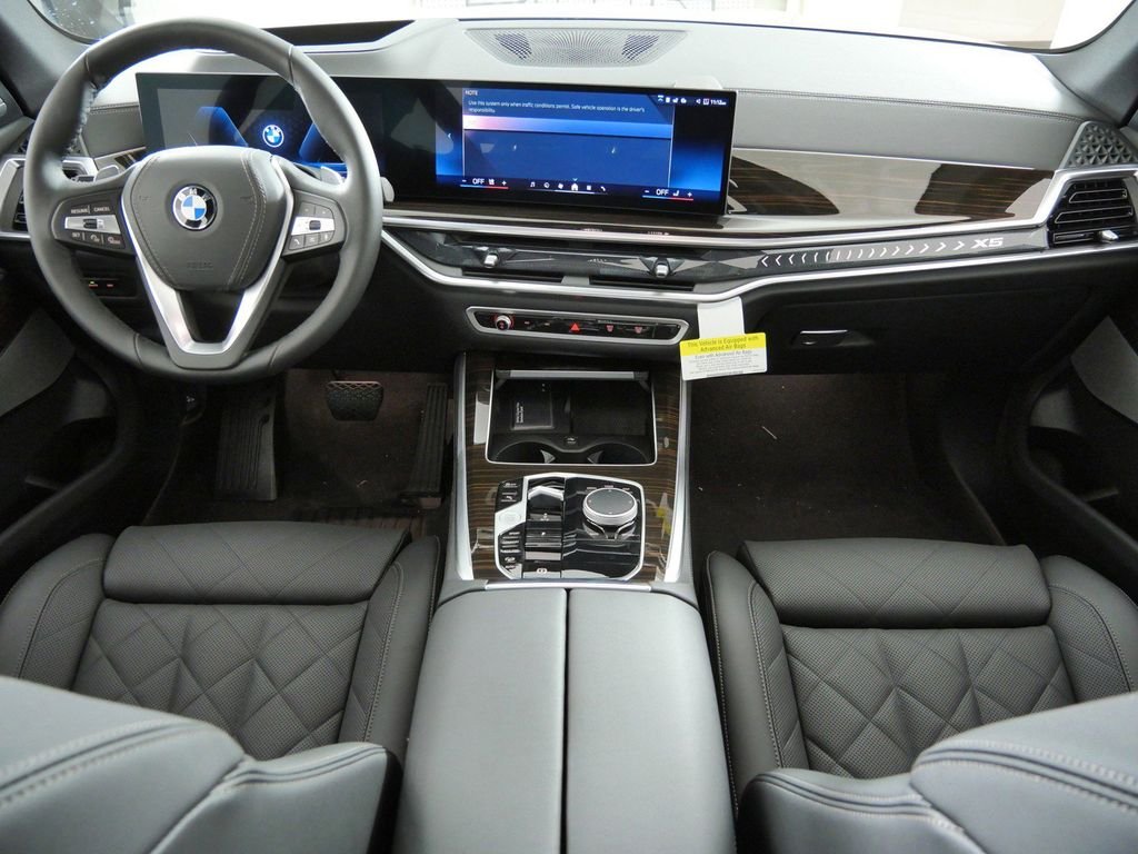 Used 2026 Skyscraper Grey Metallic BMW xDrive40i image 6