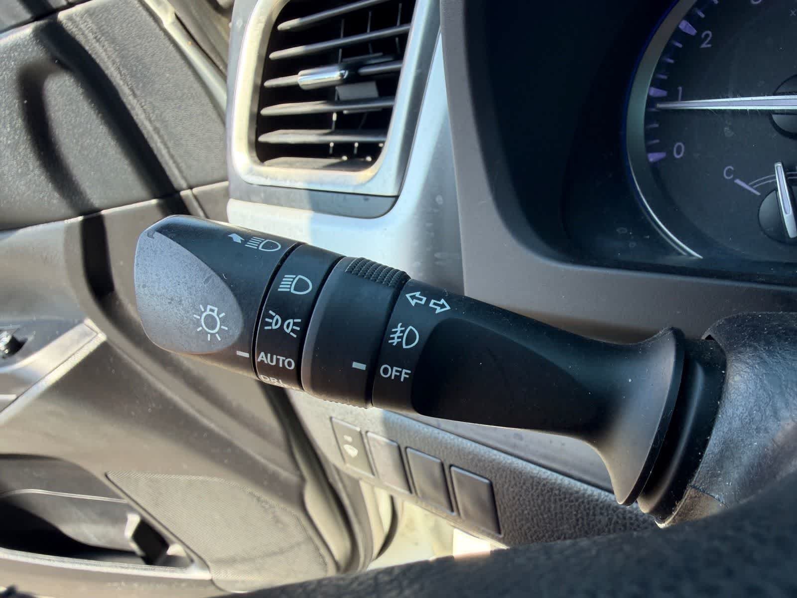 Used 2018 Blizzard Pearl Toyota SE image 20
