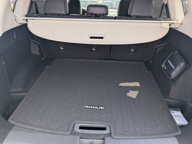 2026 Nissan Rogue SV - Photo 6