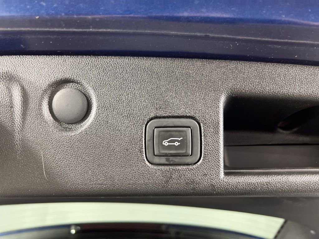 Used 2022 Blue Glow Metallic Chevrolet RS image 10