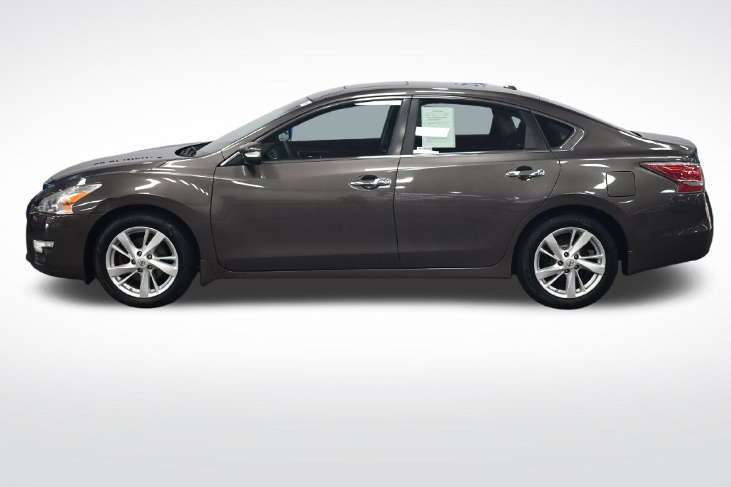 Used 2015 Nissan Altima SV with VIN 1N4AL3AP0FC499856 for sale in Mentor, OH