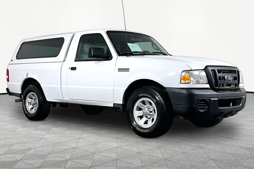 Used 2011 White Ford XL image 3