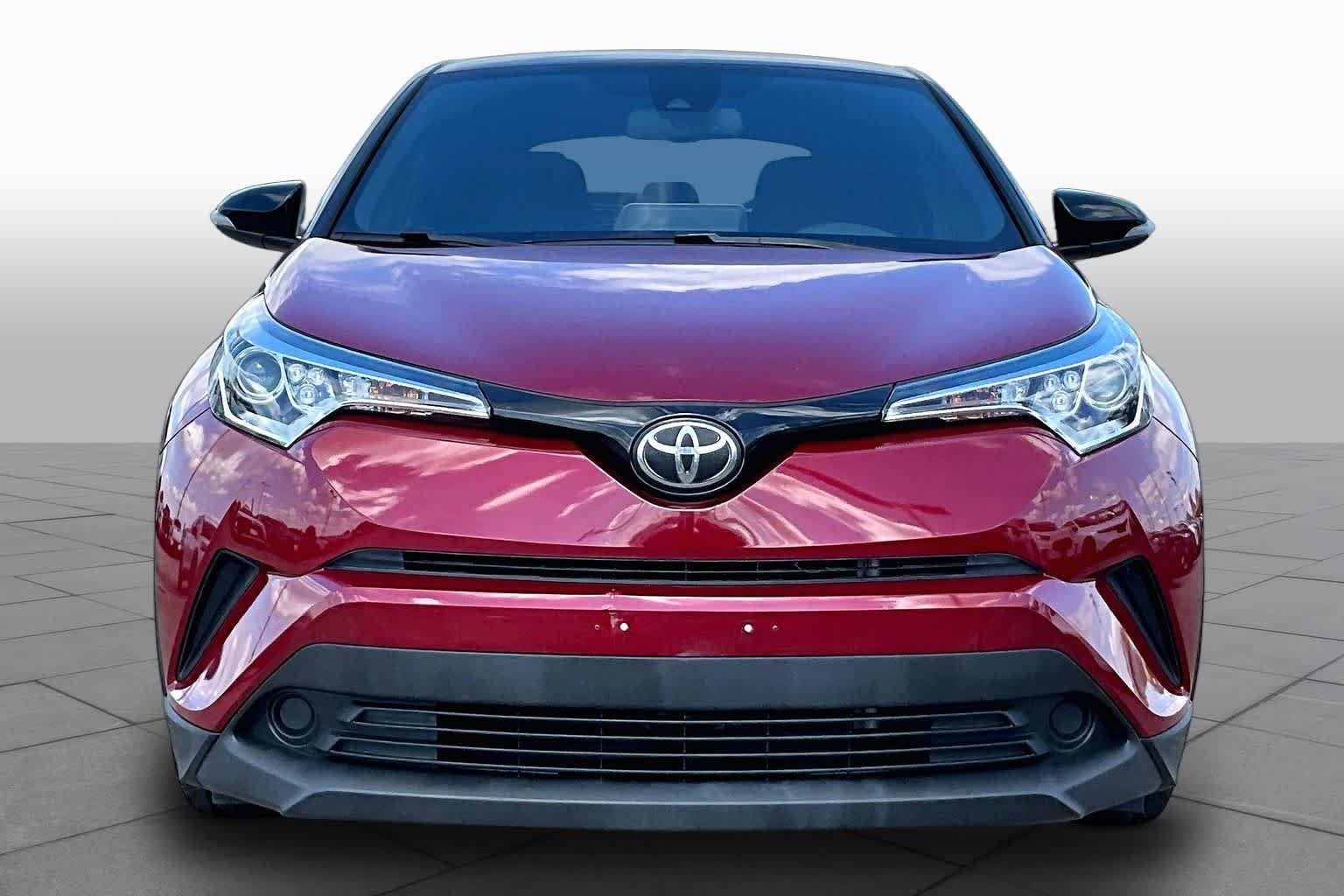 Used 2019 Ruby Flare Pearl w/Black Roof Toyota XLE image 4