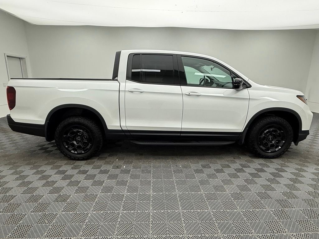 Used 2025 White Honda Sport image 7