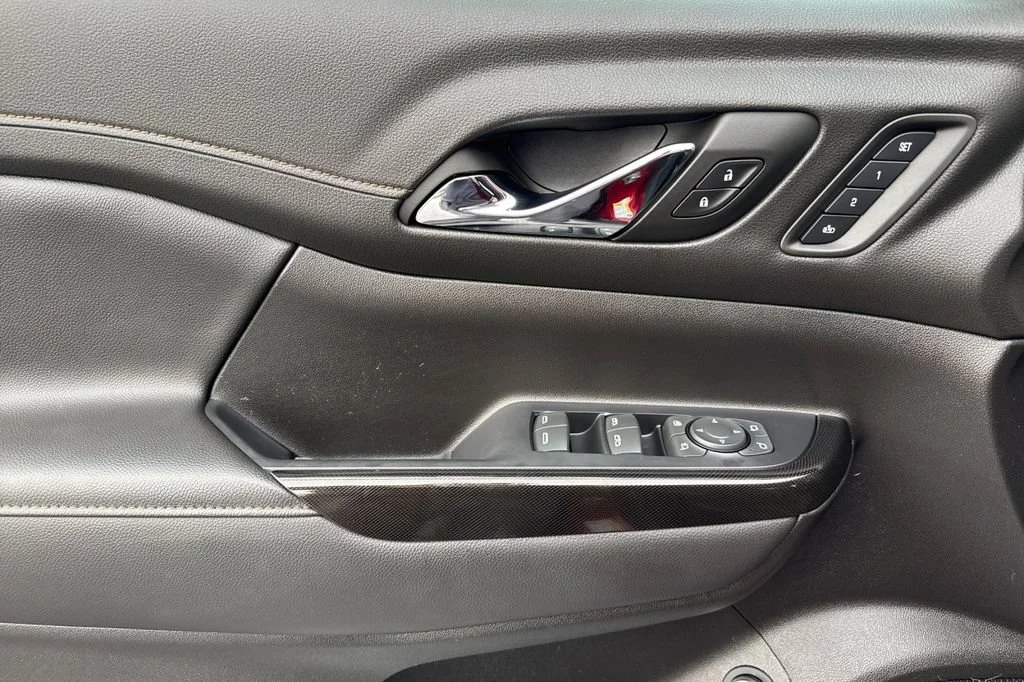 2022 GMC Acadia AT4 - Photo 11