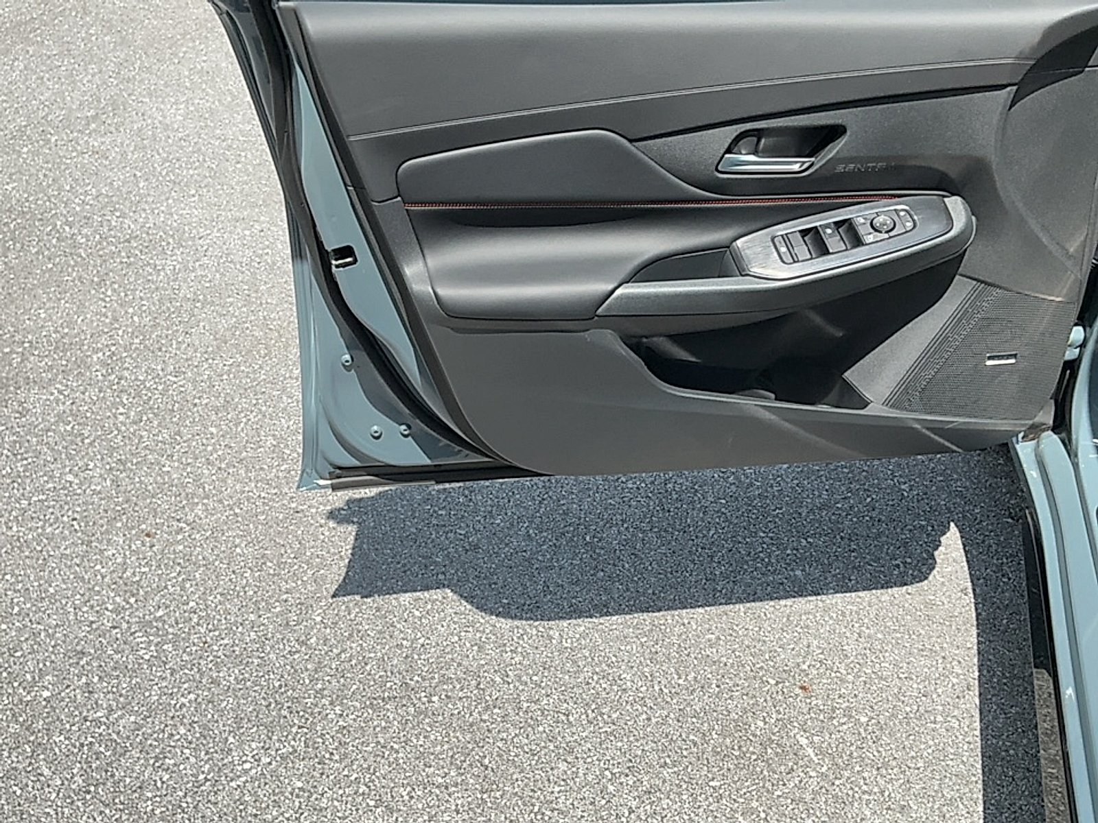 New 2026 Atlantic Gray Metallic/Super Black Nissan SR image 6