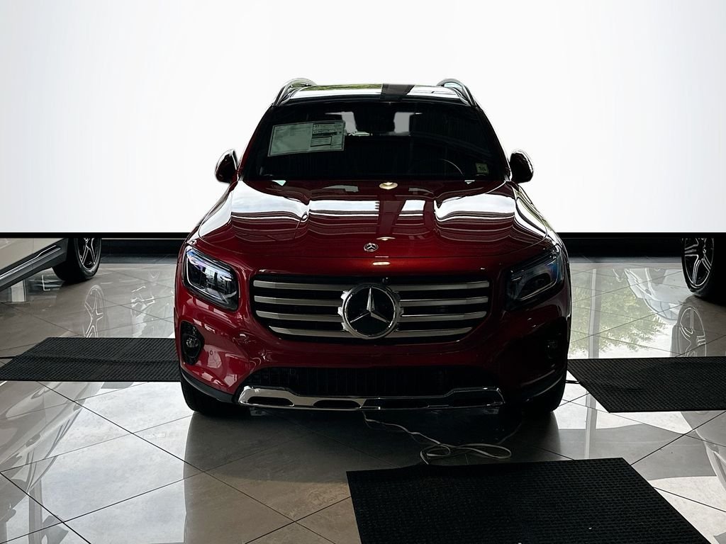 New 2026 MANUFAKTUR Patagonia Red Metallic Mercedes-Benz GLB 250 image 2