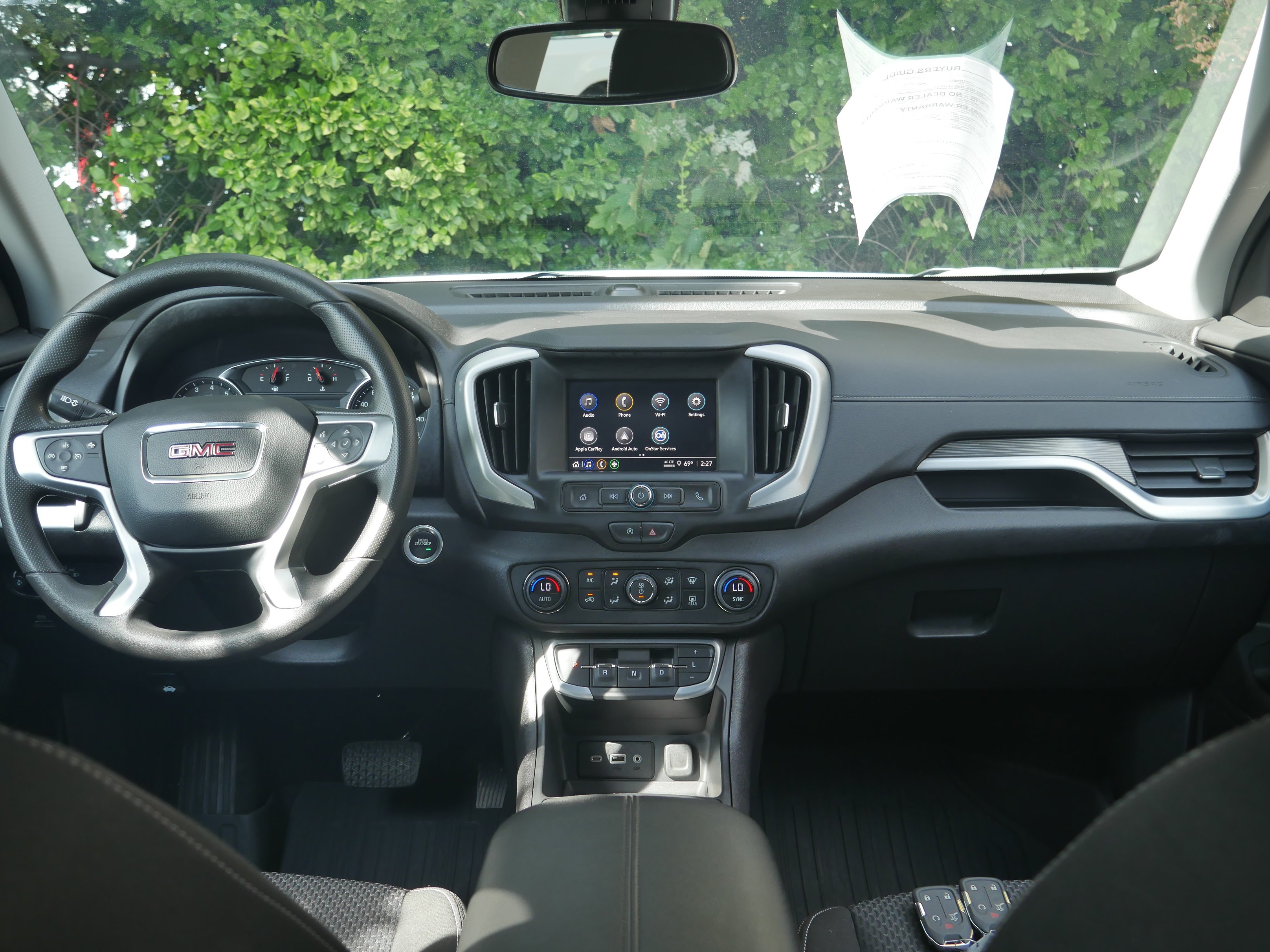 Used 2024 Summit White GMC SLE image 9