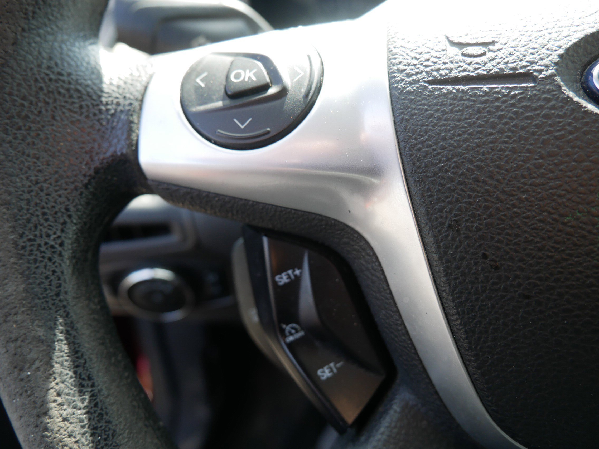 Used 2014 Race Red Ford SE image 24
