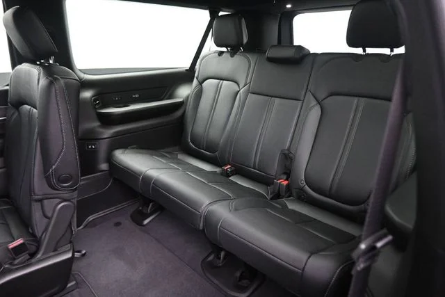 New 2026 High Gloss Black Exterior Paint Jeep Limited Reserve image 24