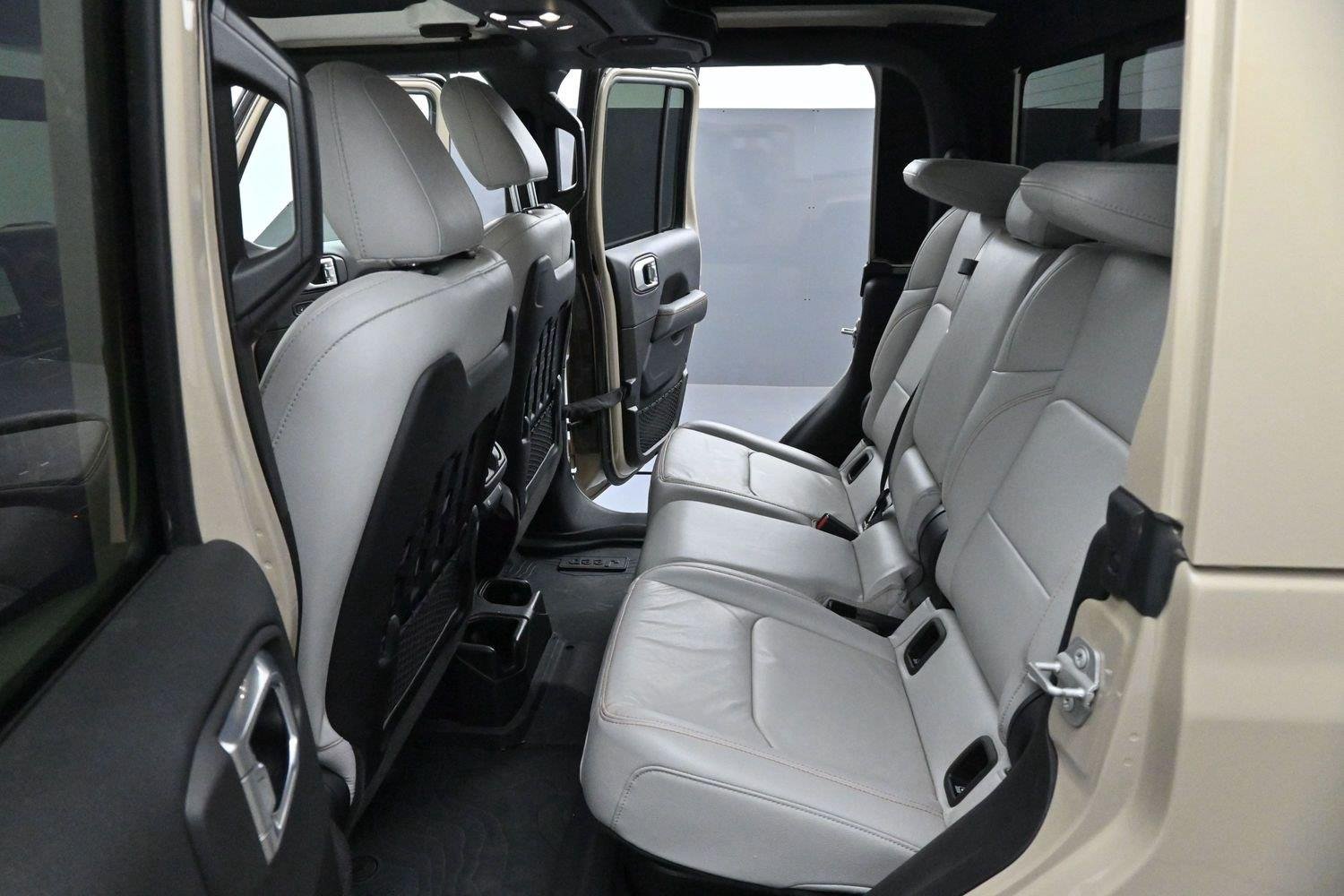Used 2022 Limited Edition Gobi Clearcoat Jeep Mojave image 29