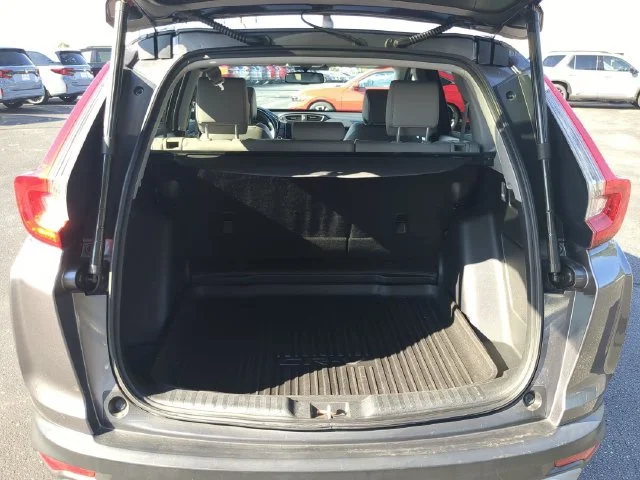 Used 2018 Modern Steel Metallic Honda Touring image 8