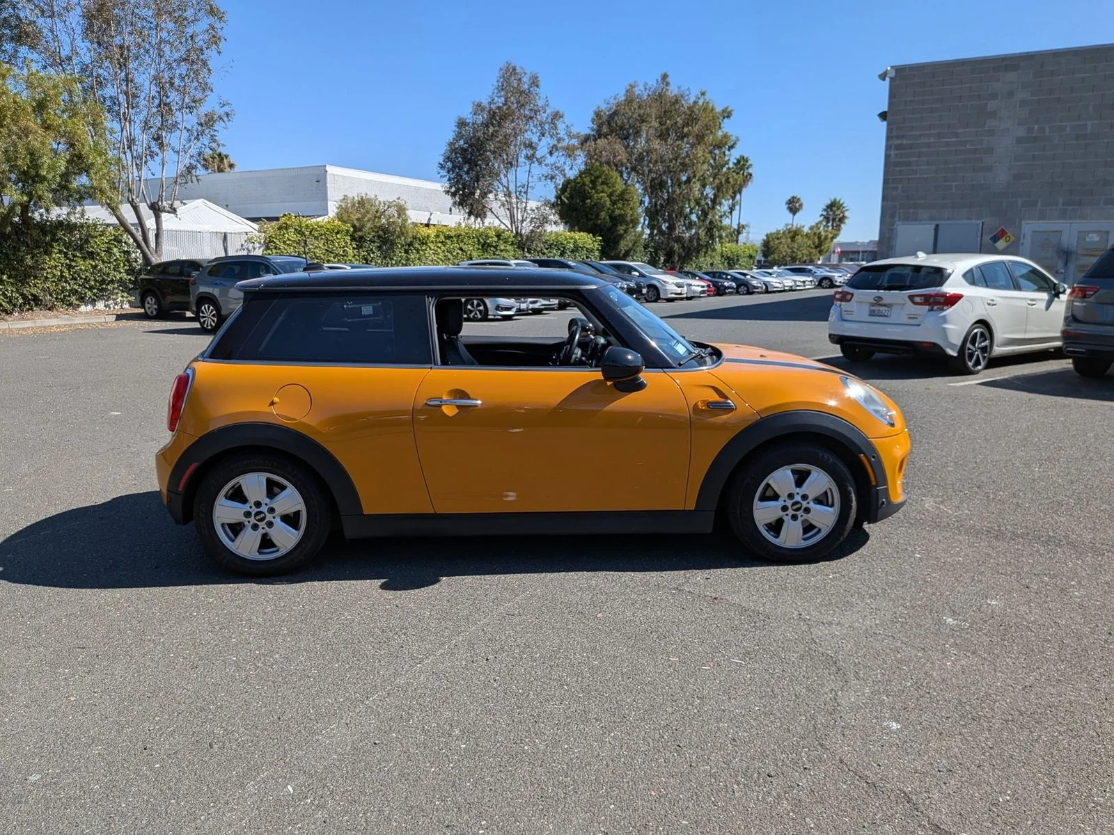 Used 2017 Black MINI Cooper S image 4