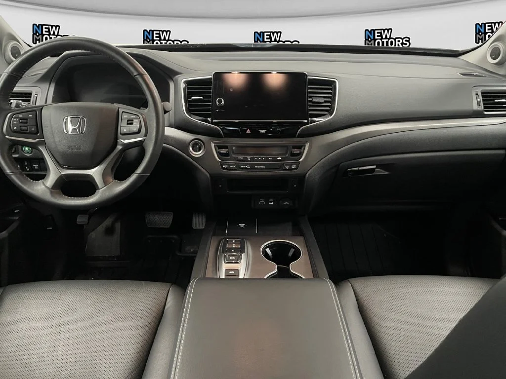 Used 2025 Black Honda RTL image 8