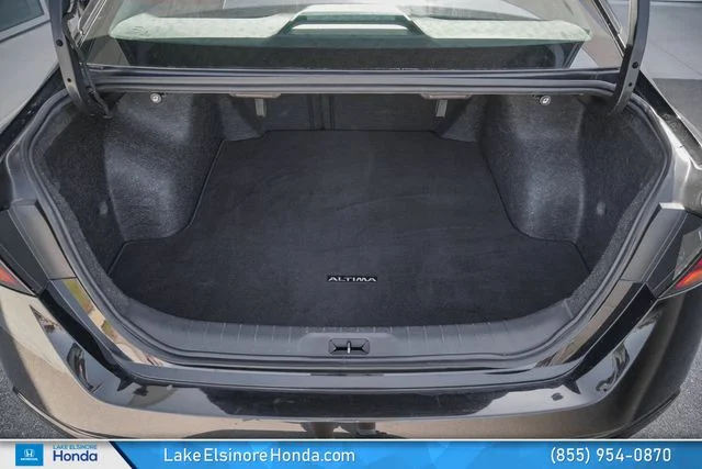 Used 2024 Super Black Nissan 2.5 SV image 29