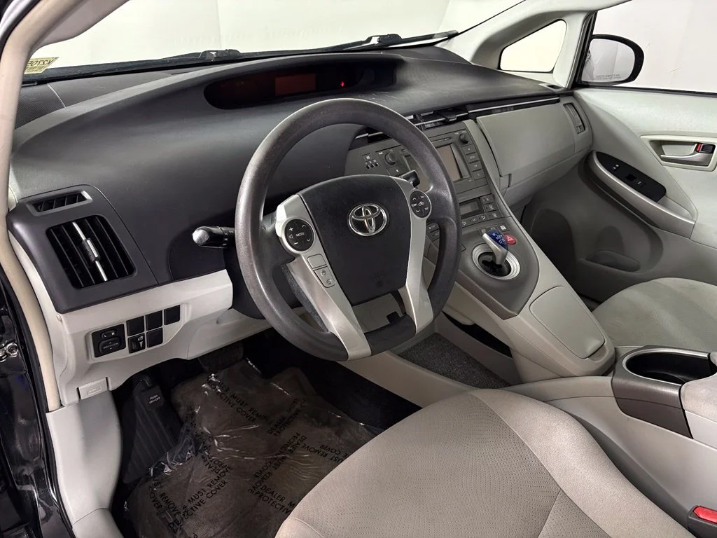 Used 2014 Black Toyota Two image 17