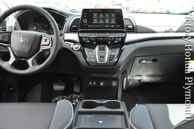New 2026 Sonic Gray Pearl Honda Touring image 15
