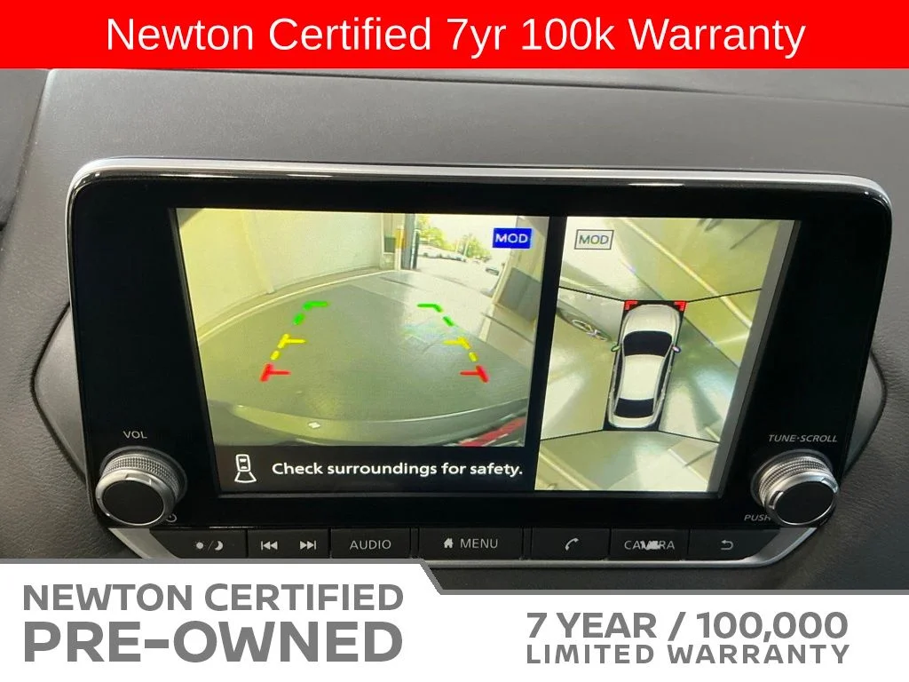Certified Used 2022 Gun Metallic/Super Black Nissan SR image 11