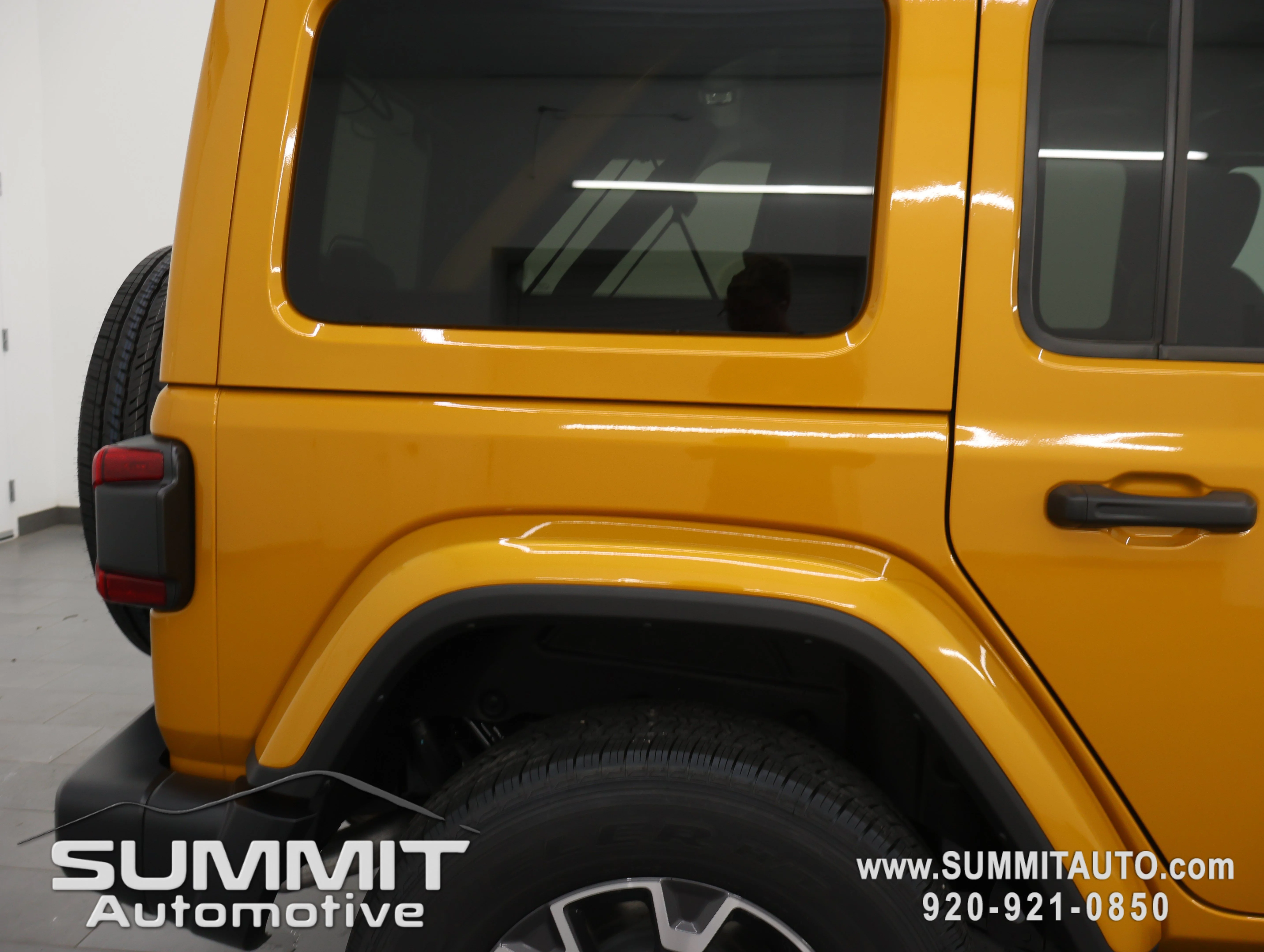 New 2026 Goldilocks Exterior Paint Jeep Sahara image 24