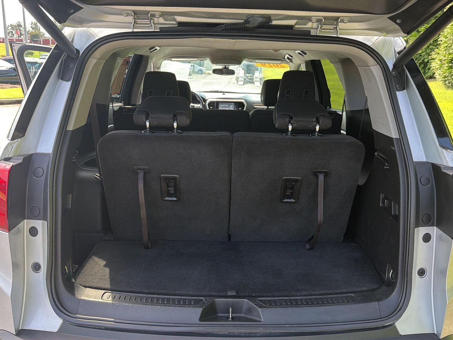 Used 2019 Quicksilver Metallic GMC SLE image 32