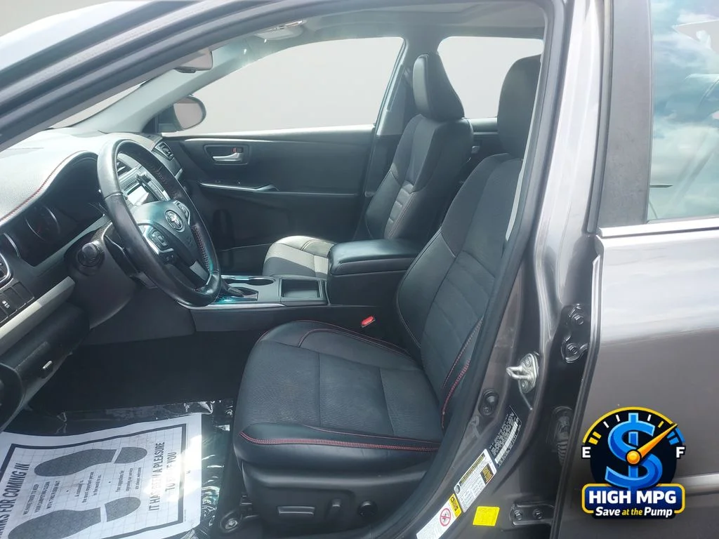 Used 2016 Gray Toyota SE image 27