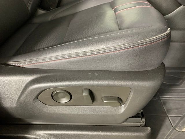 Used 2022 White Chevrolet RST image 38