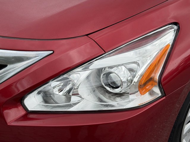 Used 2015 Red Nissan 2.5 S image 42