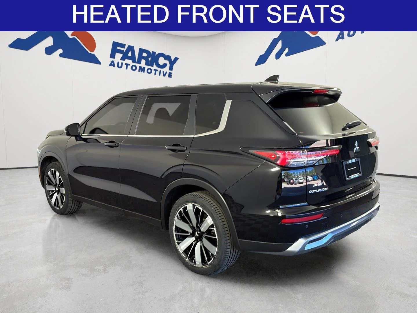 Used 2025 Black Diamond Mitsubishi SE image 7