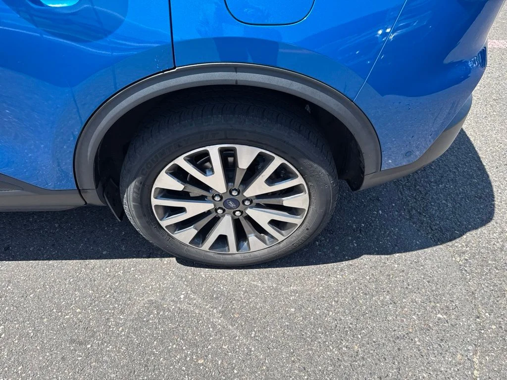 Used 2020 Blue Metallic Ford Titanium image 6