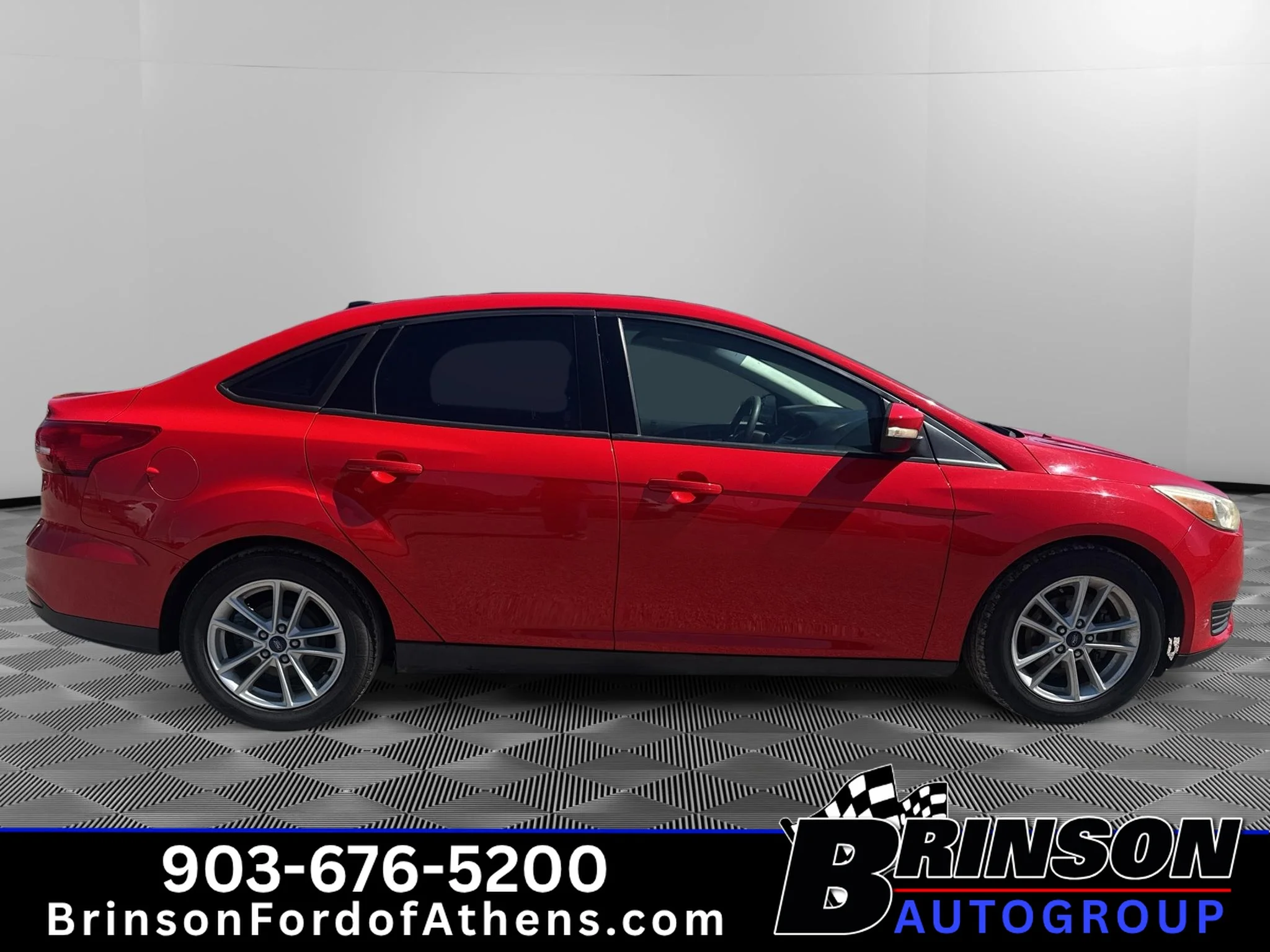 Used 2017 Race Red Ford SE image 4