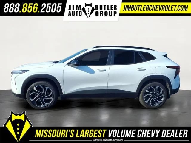 Used 2025 Summit White Chevrolet 2RS image 18