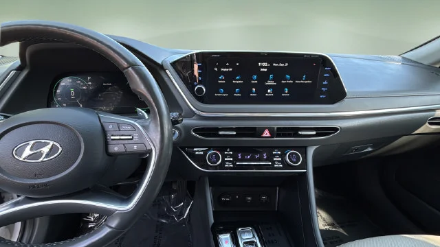 Used 2023 White Hyundai Limited image 25