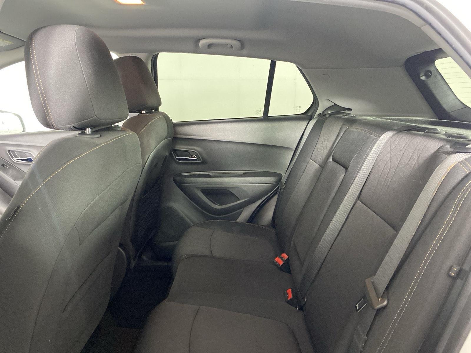 Used 2019 Summit White Chevrolet LT image 29
