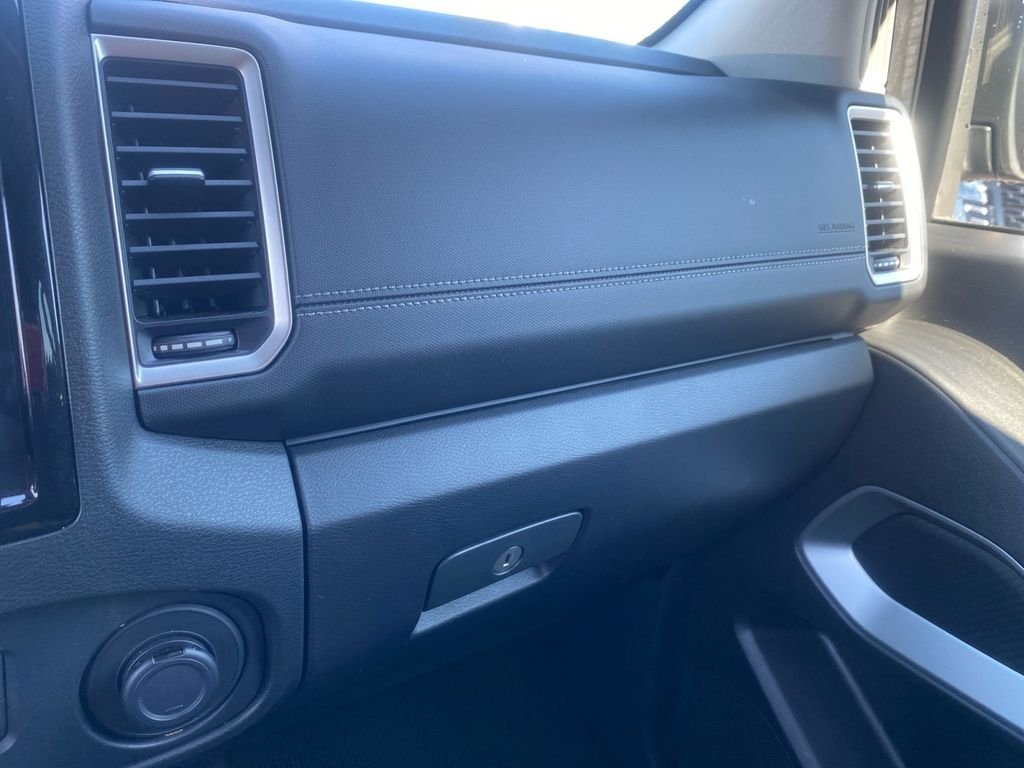 Used 2022 Gray Nissan SV image 22