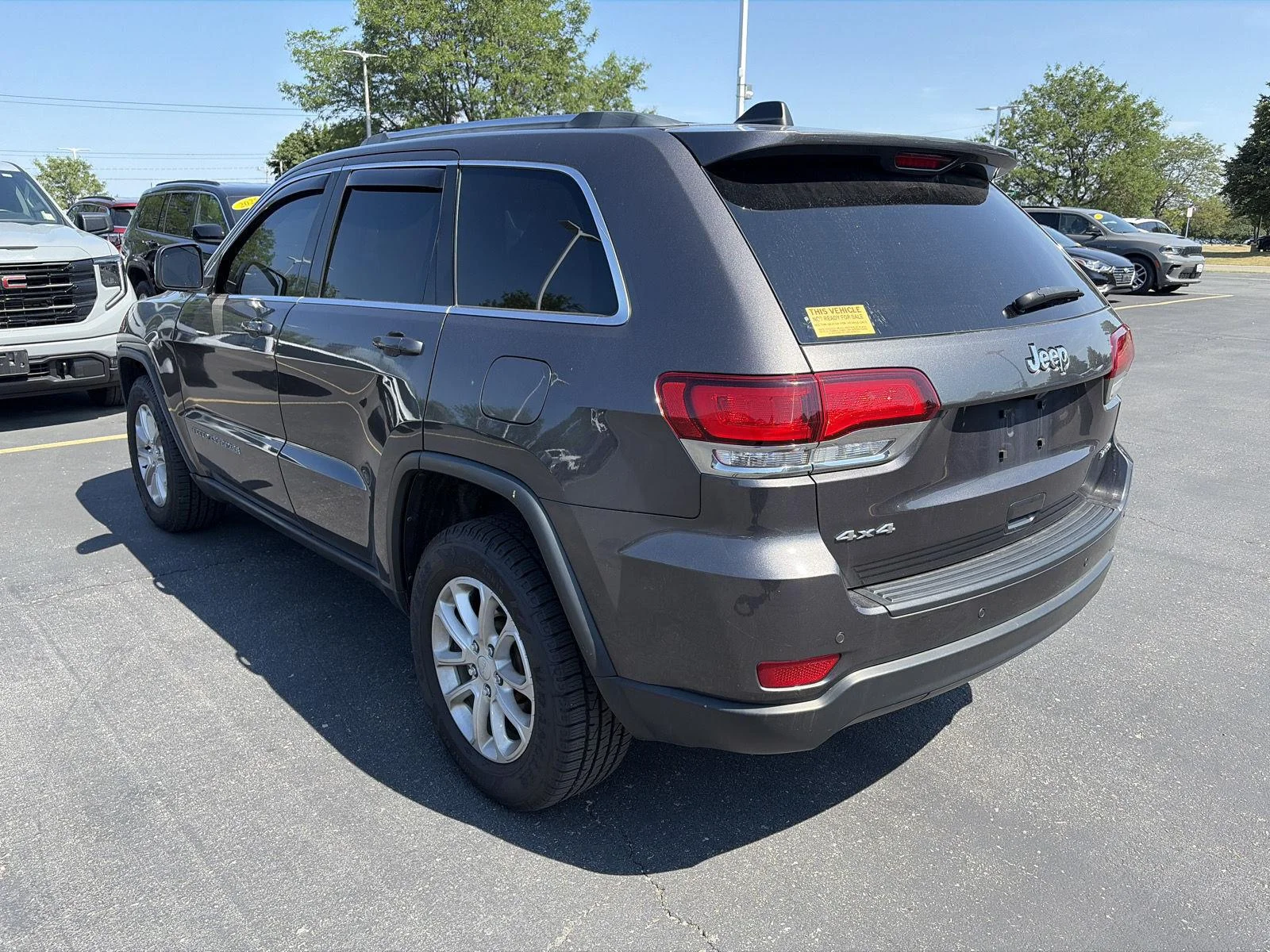 Used 2021 Granite Crystal Metallic Clearcoat Jeep Laredo X image 4