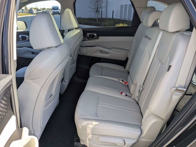 2025 Kia Sorento S - Photo 12