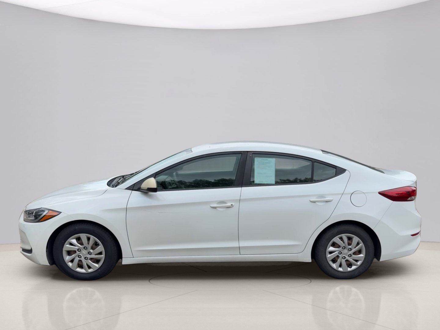 Used 2018 White Hyundai  image 2