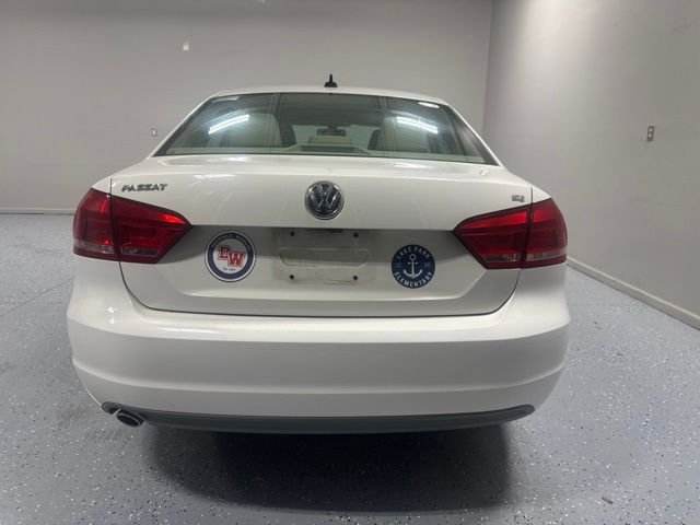 Used 2014 White Volkswagen 2.5 SE image 7