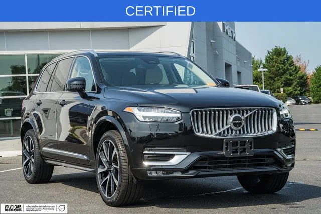 Certified Used 2023 Onyx Black Volvo Plus image 1