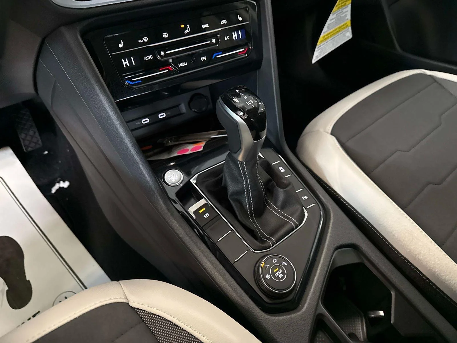 2026 Volkswagen Taos SE - Photo 25