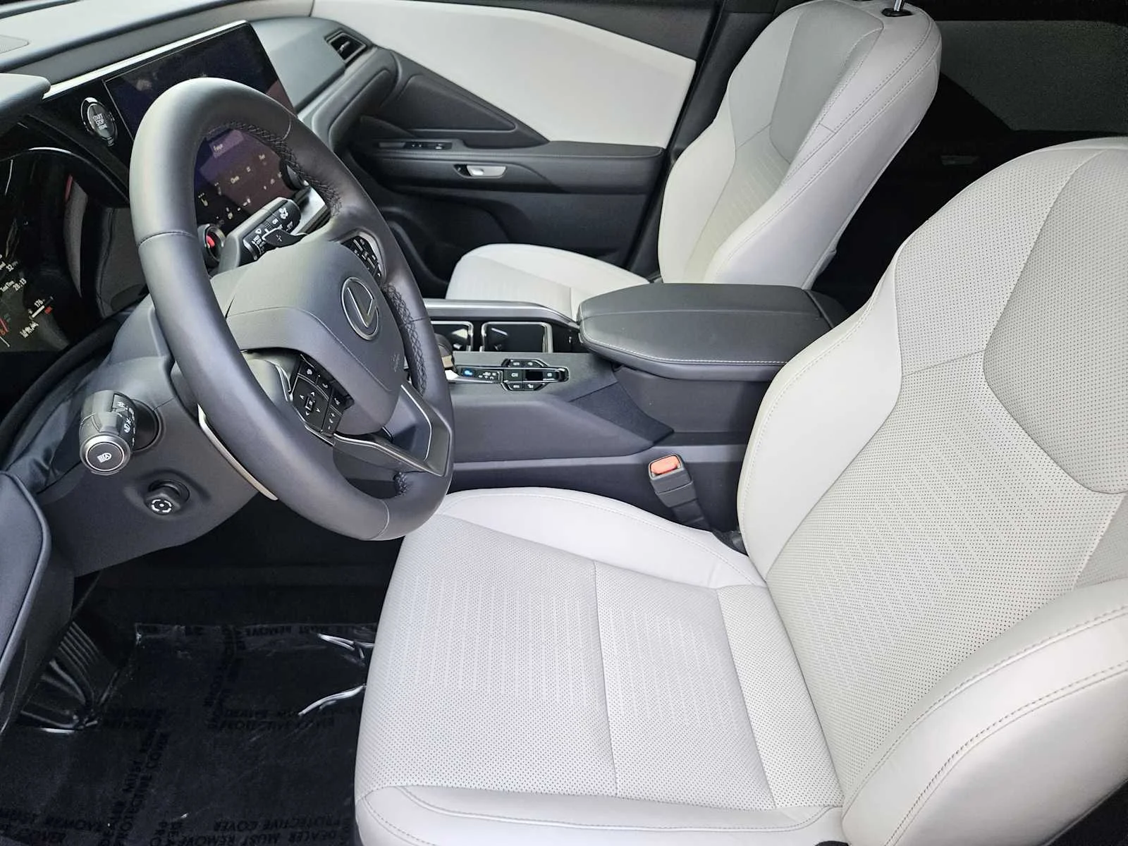 Certified Used 2025 CAVIAR Lexus  image 8