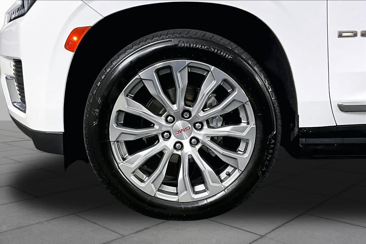 Used 2022 Summit White GMC Denali image 10