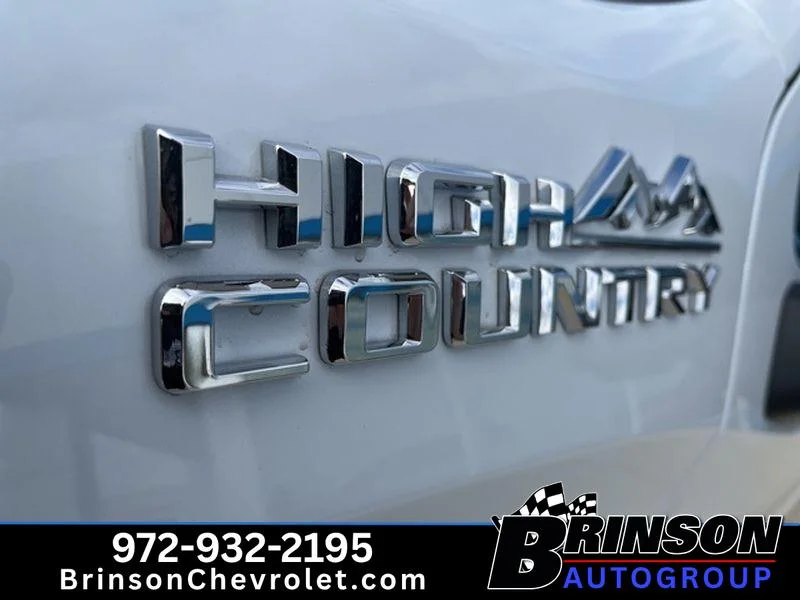 New 2026 Polar White Tricoat Chevrolet High Country image 4